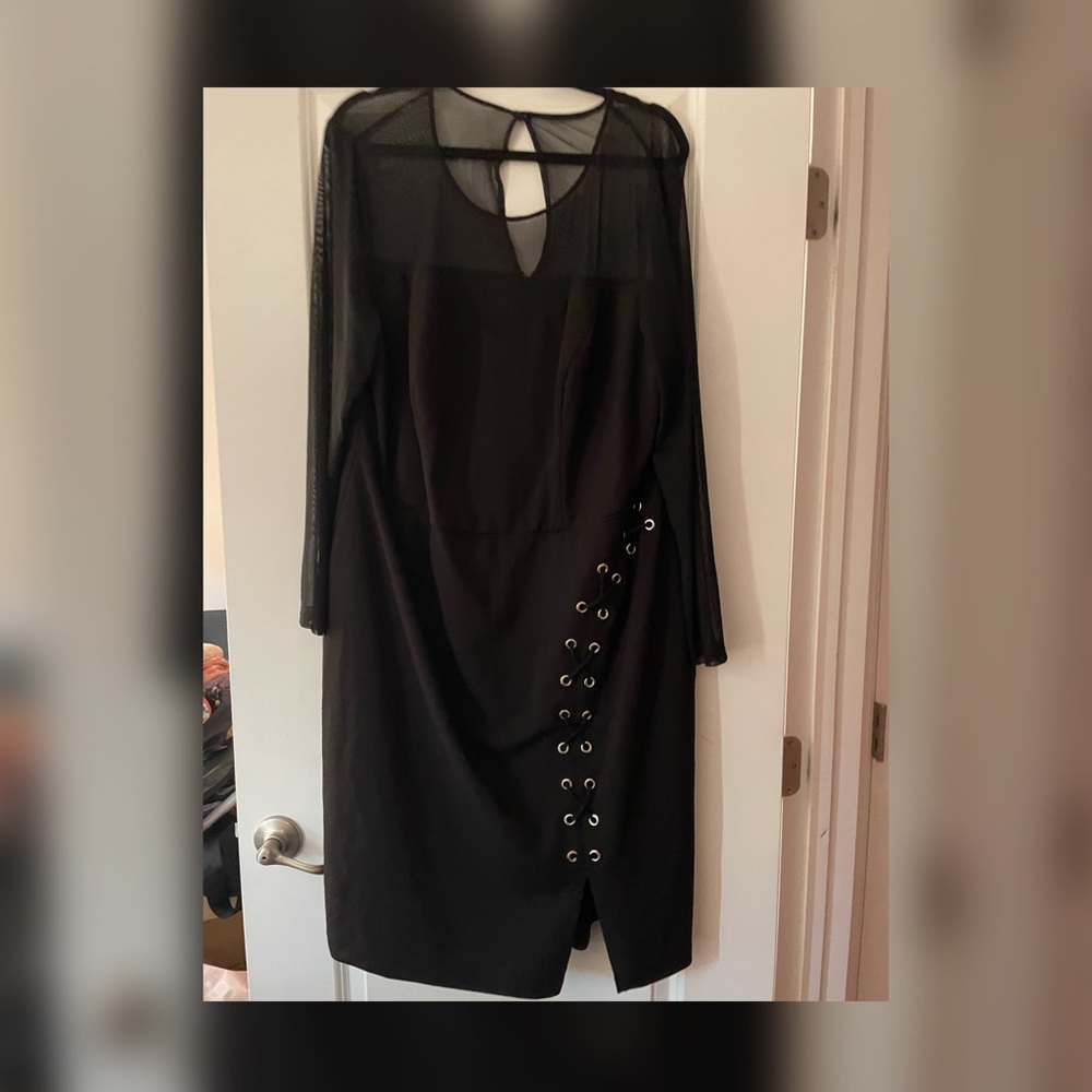 Sexy black dress!